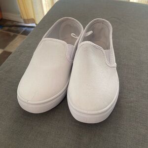 New White Slip-On canvas Sneakers little girls 11/12